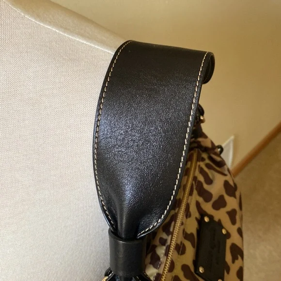 Kate Spade like new (used once) mini gabi camel purse - Picture 4 of 13